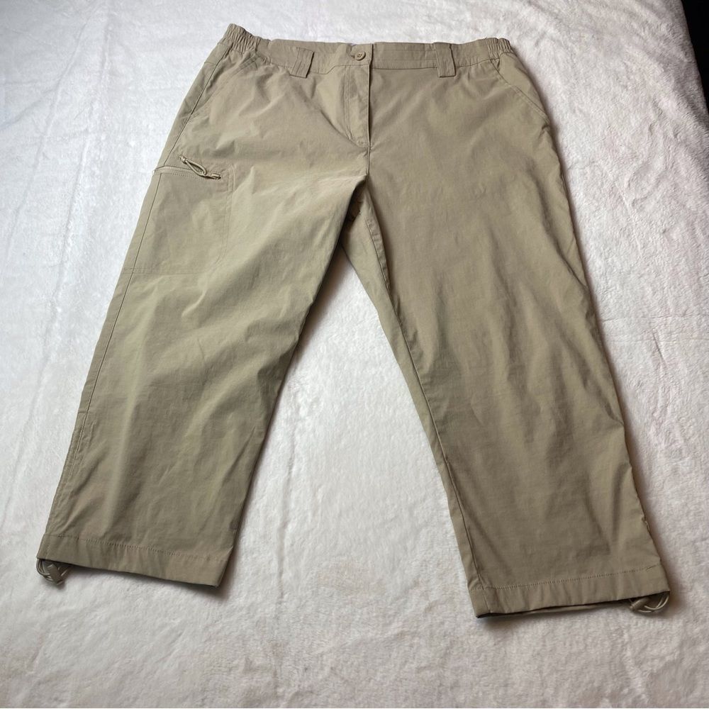 Mountain Warehouse Light Khaki Capris Size 10